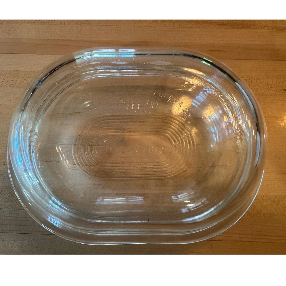 Vintage Pyrex 602-C Clear‎ Glass Oval Casserole Dish with Ribbed Lid 1.5 Quart